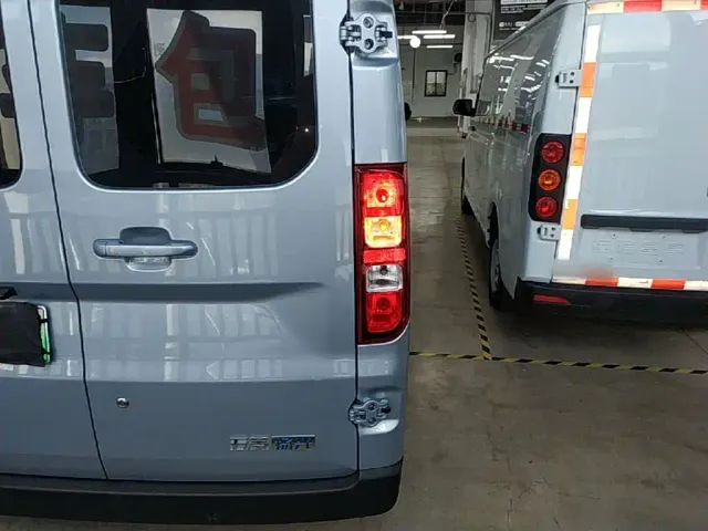 Wuling Yangguang — Фото автомобиля 7