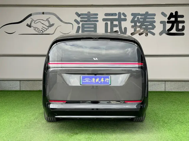 Li Auto MEGA — Фото автомобиля 15