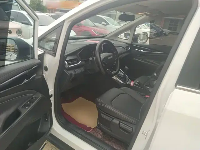 Maxus G50 — Фото автомобиля 11