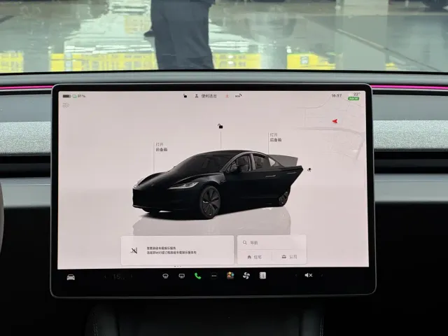 Tesla Model 3 — Фото автомобиля 11