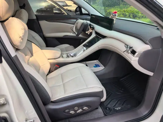 IM Motors LS6 — Фото автомобиля 14