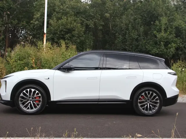 Nio ES6 — Фото автомобиля 12