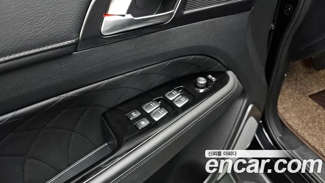 KG_Mobility_Ssangyong Rexton Rexton Arena Дизель 2.2 4WD — Фото автомобиля 13