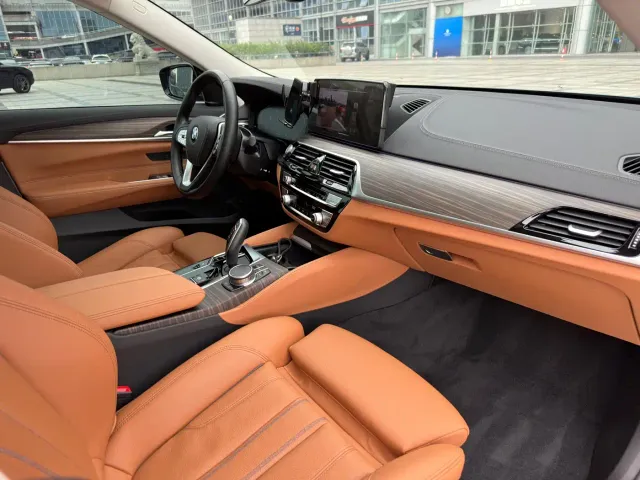 BMW 6 Series Gran Turismo — Фото автомобиля 12