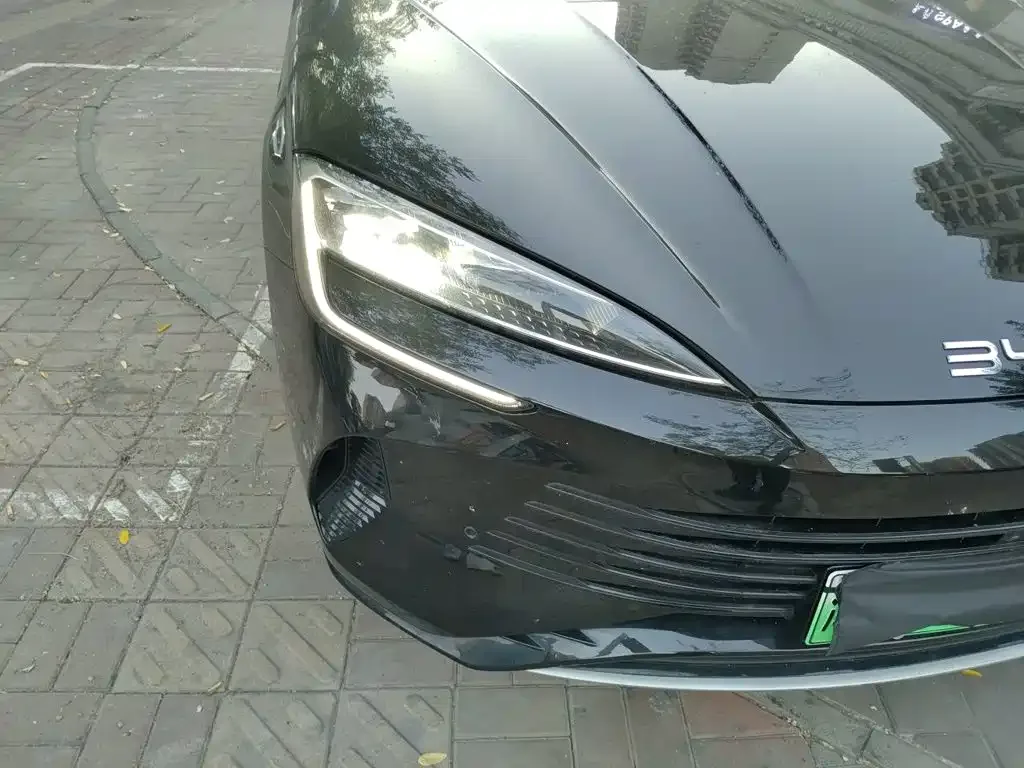 BYD Seal 2024 Glory Edition DM-i 1.5L 121km Luxury — Фото автомобиля 7