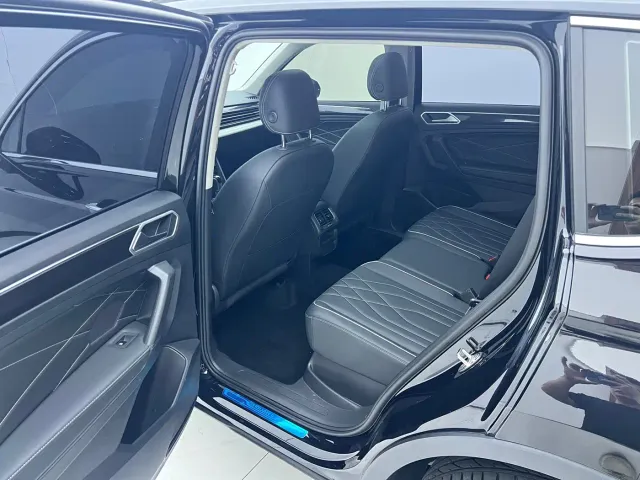 Volkswagen Tiguan L — Фото автомобиля 14