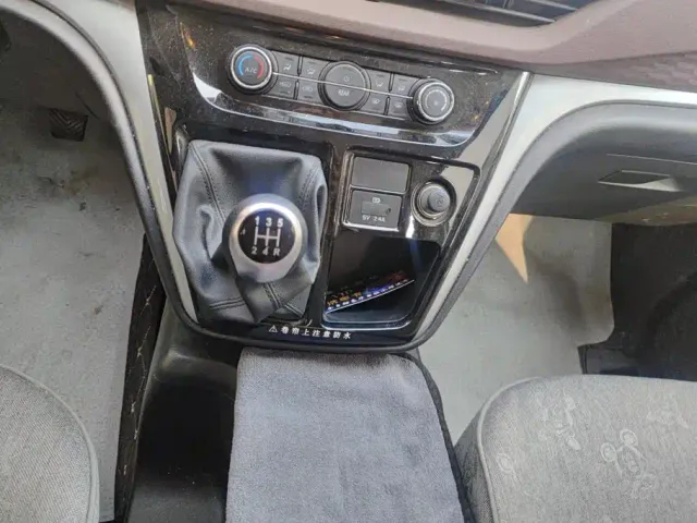 JAC Refine M3 — Фото автомобиля 16