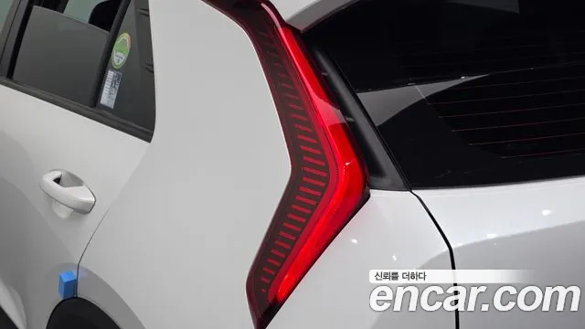 Kia Niro — Фото автомобиля 8