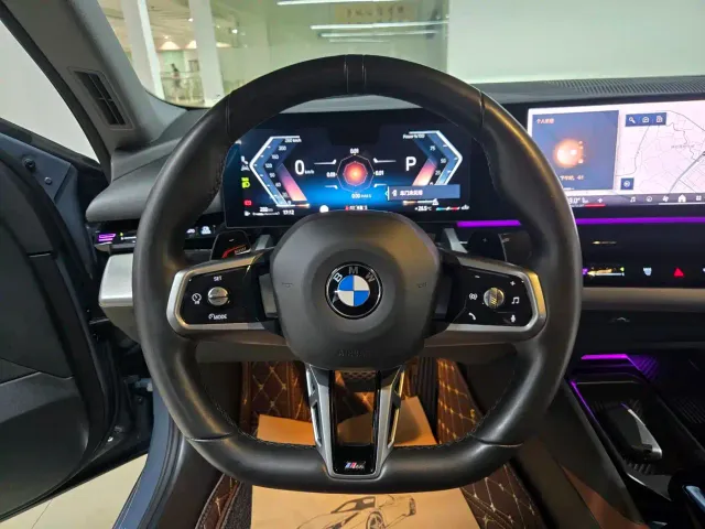 BMW 5 Series — Фото автомобиля 11