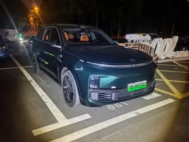 Фотография автомобиля — Li Auto L9