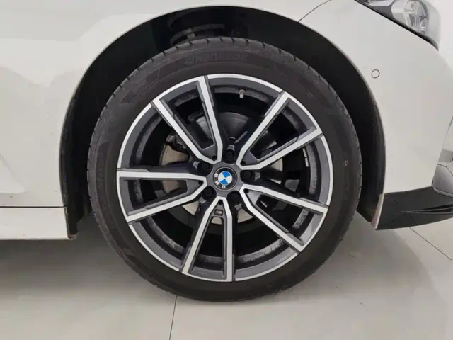 BMW 3 Series — Фото автомобиля 6