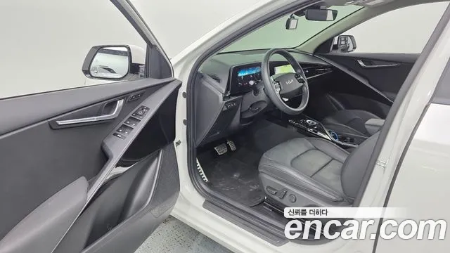 Kia Niro — Фото автомобиля 15