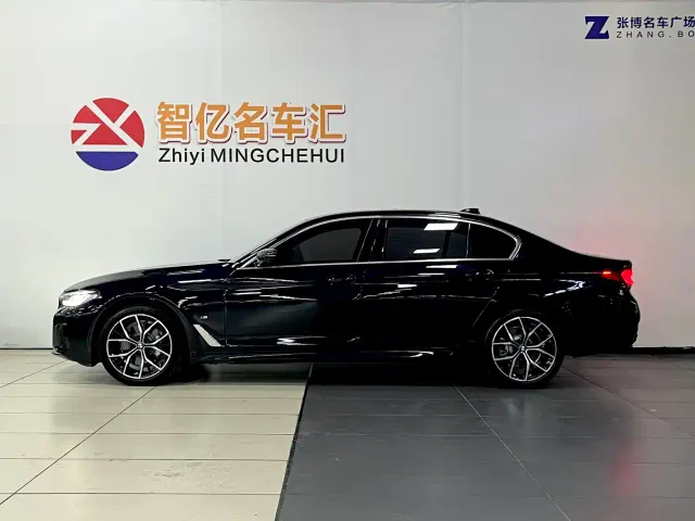 BMW 5 Series — Фото автомобиля 3