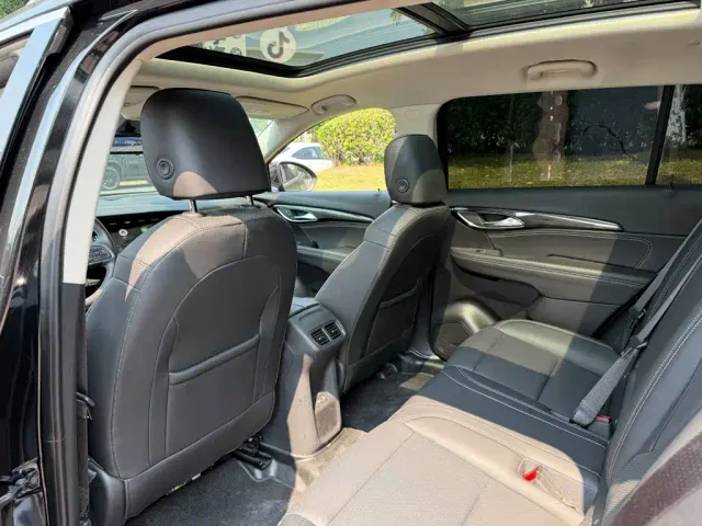 Buick Envision Plus — Фото автомобиля 11