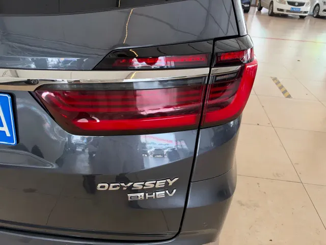 Honda Odyssey — Фото автомобиля 12