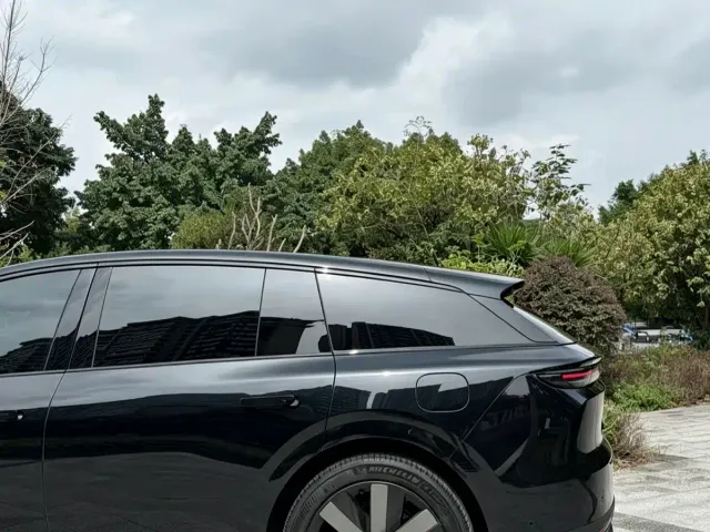 Li Auto i6 — Фото автомобиля 12
