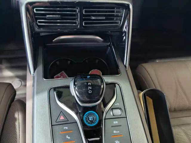 BYD Tang New Energy 2024 Model DM-i Glory Edition 112KM Flagship Type — Фото автомобиля 9