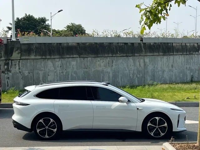 Nio ET5 Touring — Фото автомобиля 8