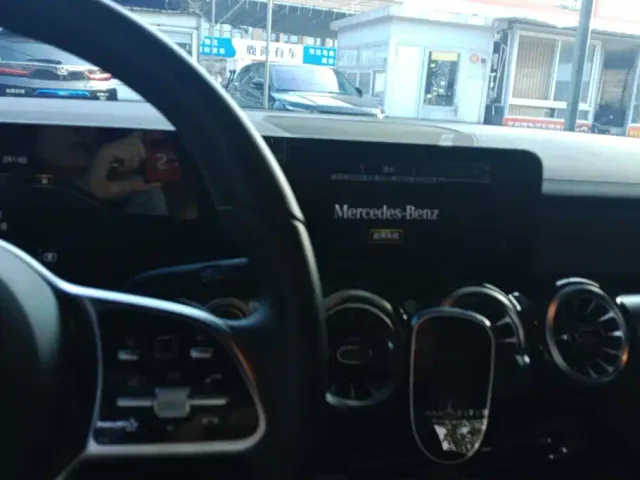 Mercedes-Benz EQB — Фото автомобиля 13