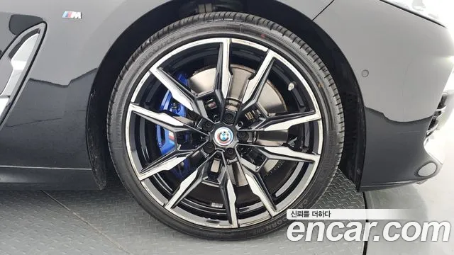 BMW 8 Series G15 — Фото автомобиля 5