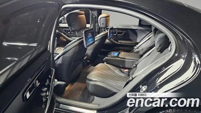 Mercedes-Benz S-Class — Фото автомобиля 10