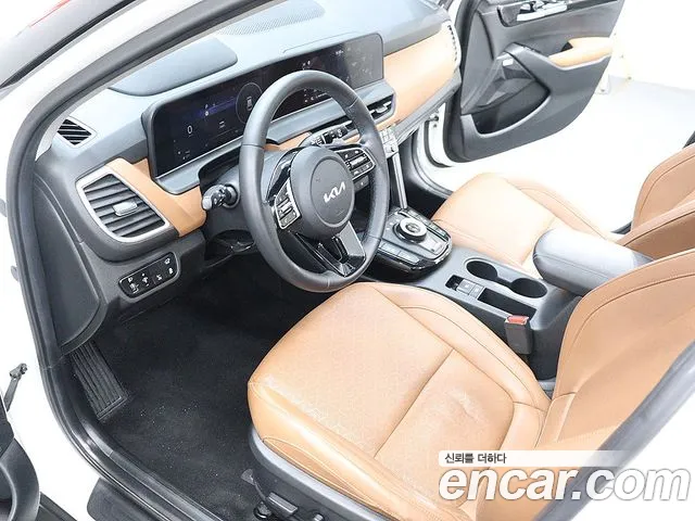 Kia Seltos New — Фото автомобиля 16