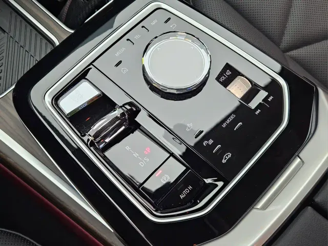 BMW 7 Series — Фото автомобиля 15