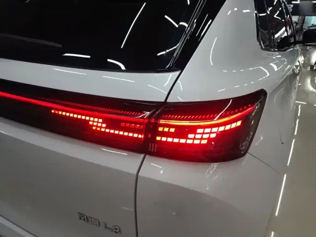 Dongfeng Aeolus L8 — Фото автомобиля 7