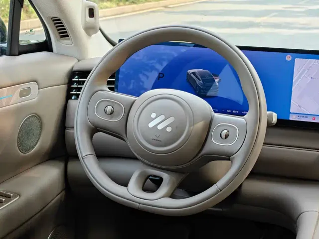 IM Motors LS6 — Фото автомобиля 12