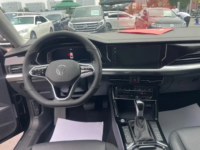 Volkswagen Passat — Фото автомобиля 9
