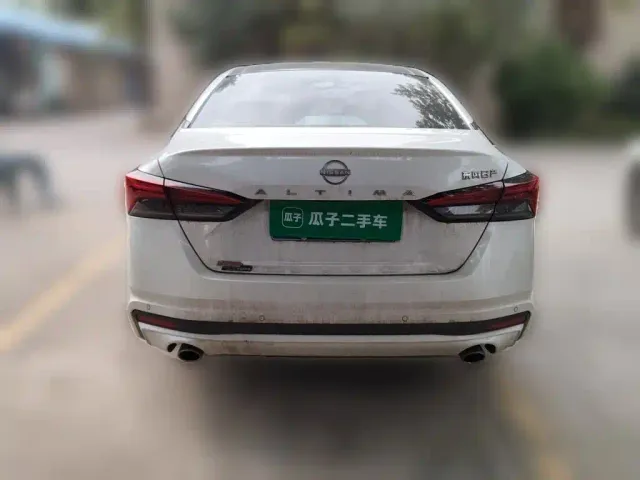 Nissan Teana — Фото автомобиля 3