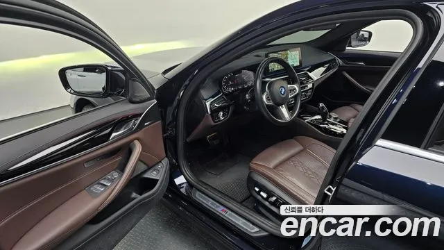 BMW 5 Series — Фото автомобиля 17
