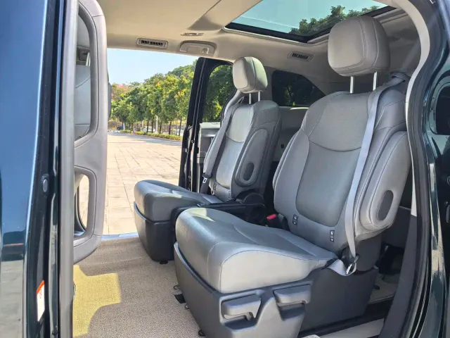 Toyota Granvia — Фото автомобиля 12