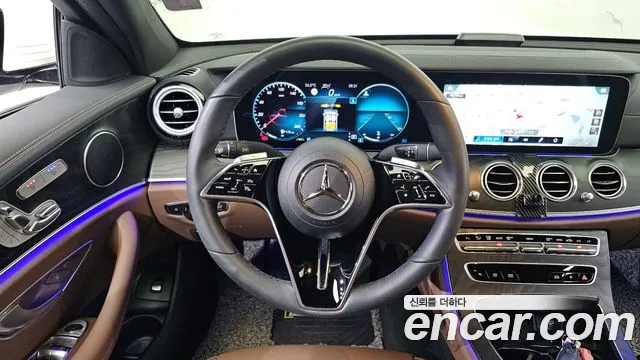 Mercedes-Benz E-Class — Фото автомобиля 10