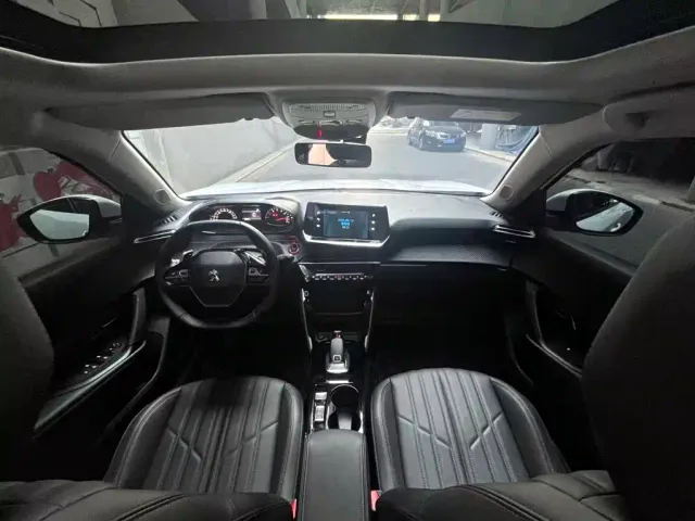 Peugeot 2008 — Фото автомобиля 11