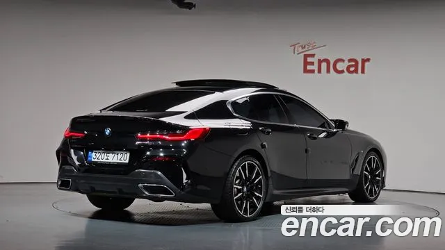 BMW 8 Series G15 — Фото автомобиля 2