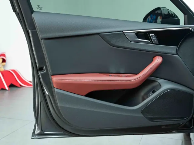 Audi A4L — Фото автомобиля 10