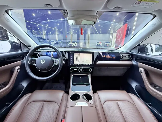 Leapmotor C11 — Фото автомобиля 11