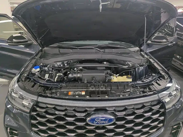 Ford Explorer — Фото автомобиля 19