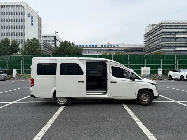 Yufeng Auto Golden Warehouse — Фото автомобиля 5