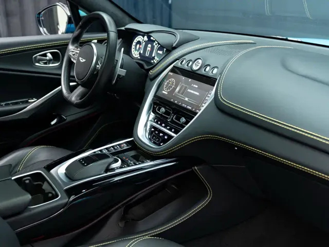 Aston Martin DBX — Фото автомобиля 18