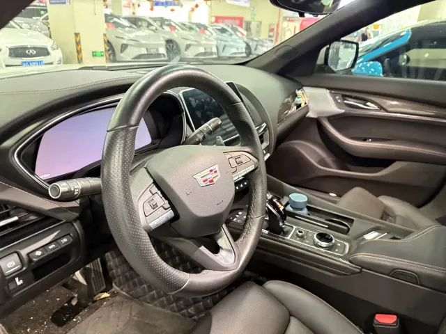 Cadillac CT5 — Фото автомобиля 6