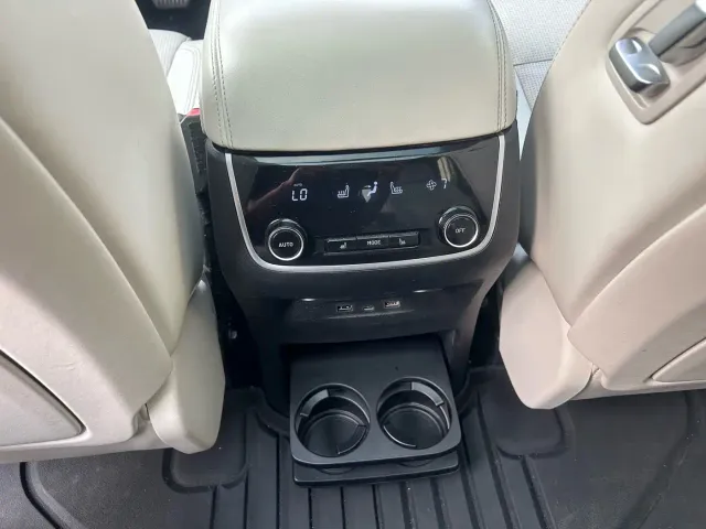 Li Auto ONE — Фото автомобиля 8