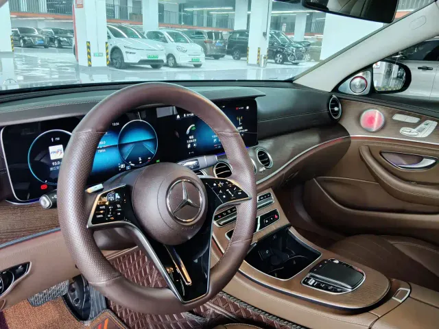 Mercedes-Benz E-Class — Фото автомобиля 10