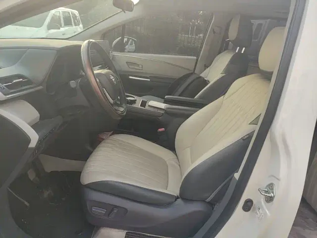 Toyota Sienna — Фото автомобиля 14