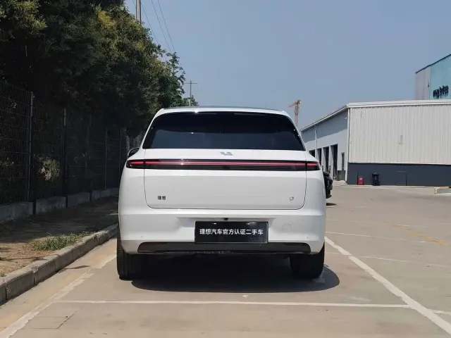 Li Auto L7 — Фото автомобиля 6