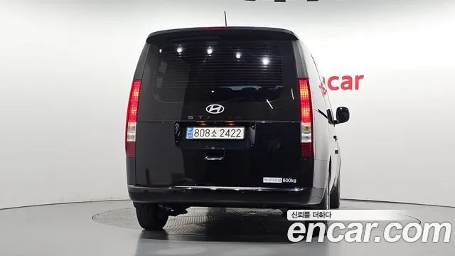 Hyundai Staria — Фото автомобиля 3