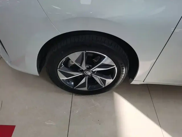 GAC Trumpchi M6 — Фото автомобиля 22