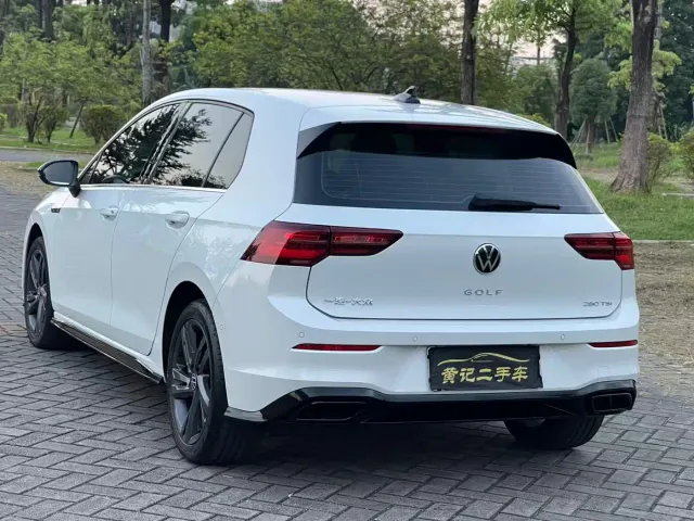 Volkswagen Golf — Фото автомобиля 7
