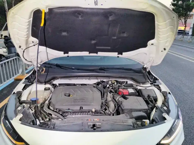 Ford Focus — Фото автомобиля 3